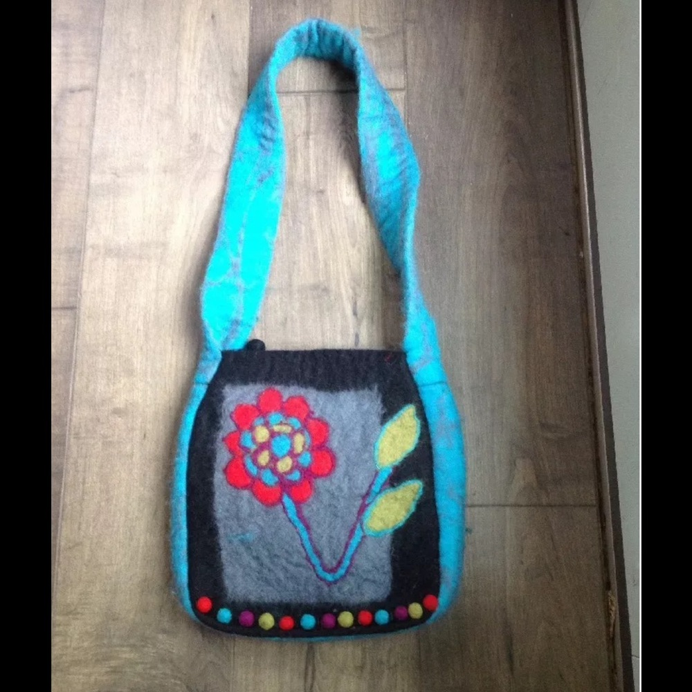 RISING TIDE SHEEP WOOL CROSSBODY